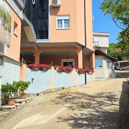Collis Apartament